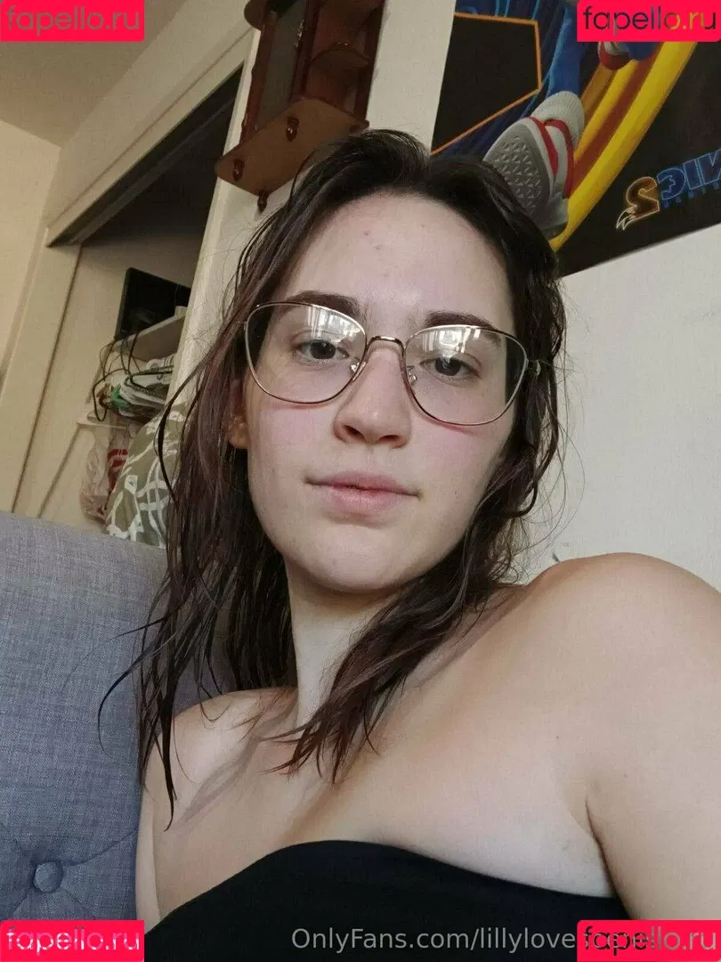 lillylovespenisland Onlyfans Photo Gallery 