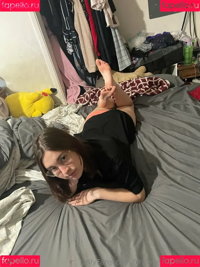 lillylovespenisland Onlyfans Photo Gallery 