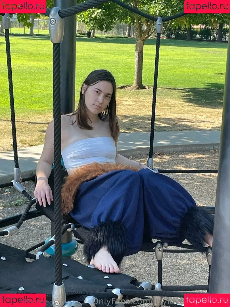 lillylovespenisland Onlyfans Photo Gallery 