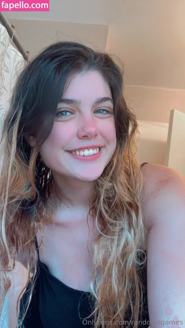 randomzgames Onlyfans Photo Gallery 