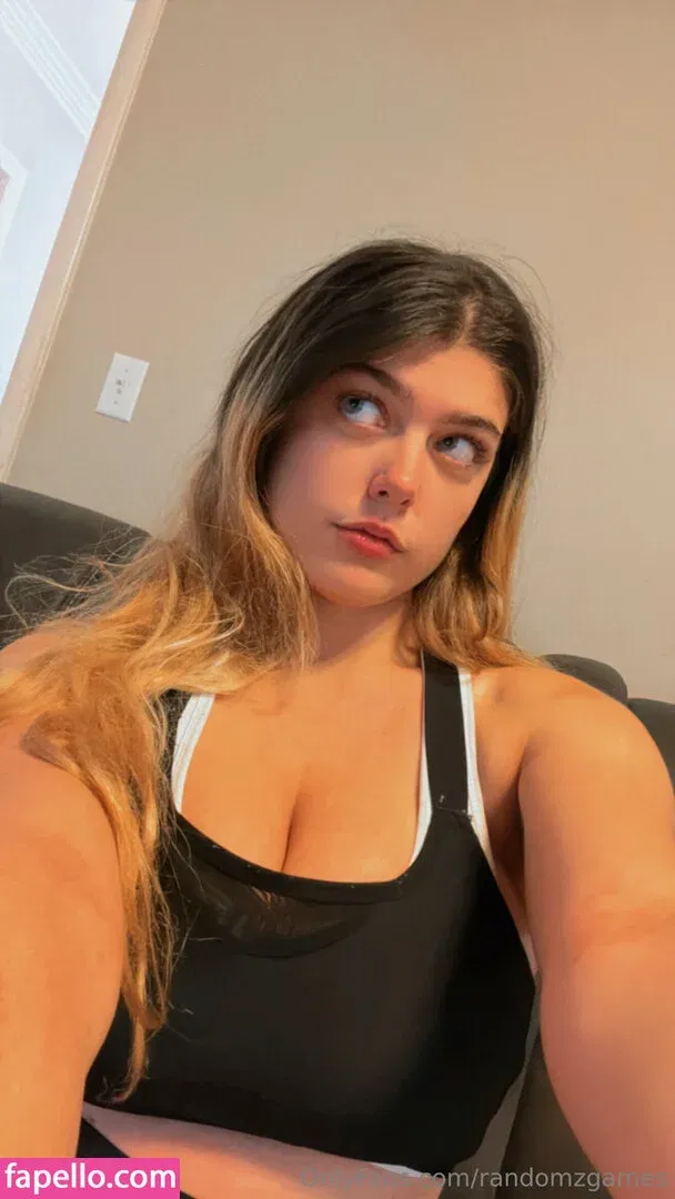 randomzgames Onlyfans Photo Gallery 