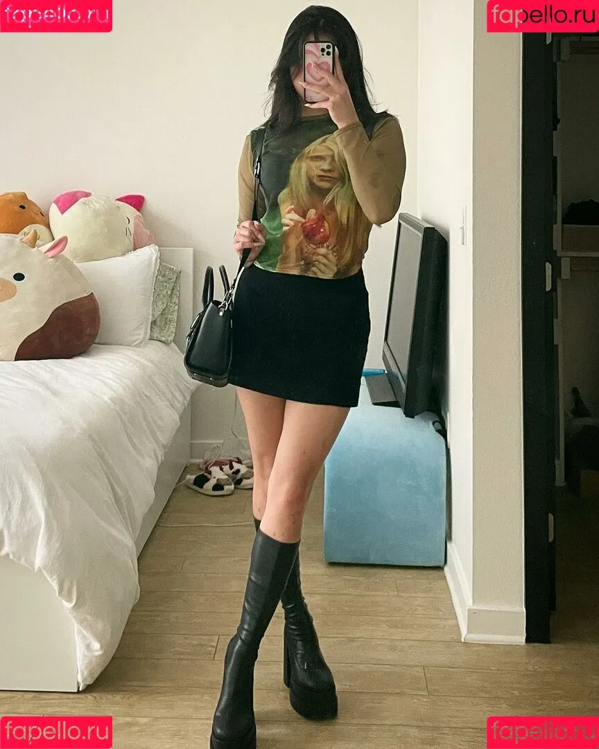 Trin Lovell Onlyfans Photo Gallery 