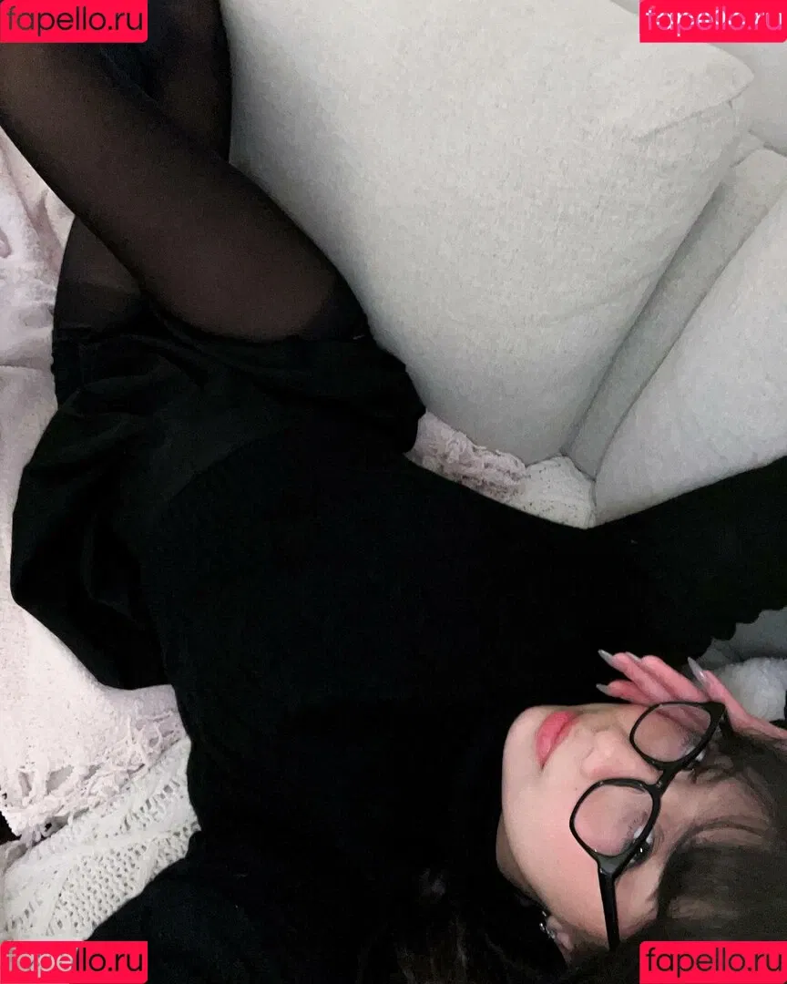 Trin Lovell Onlyfans Photo Gallery 