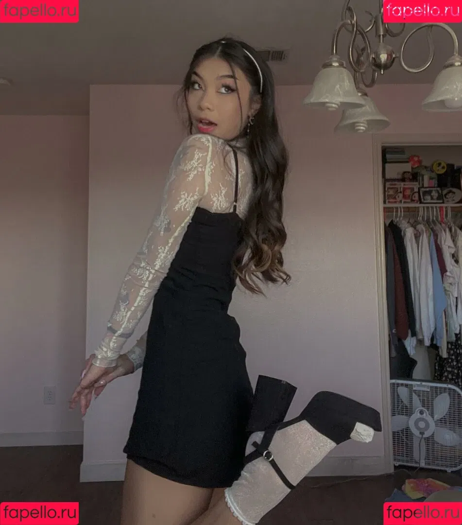 Trin Lovell Onlyfans Photo Gallery 