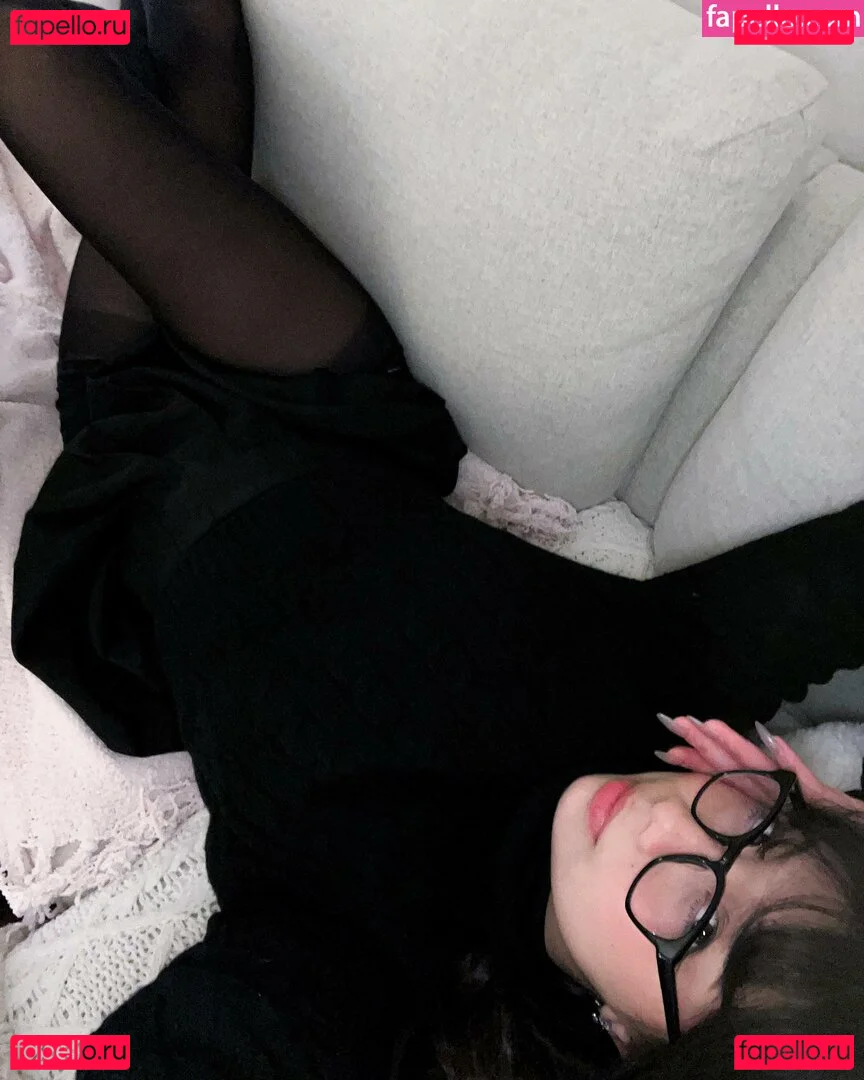 Trin Lovell Onlyfans Photo Gallery 