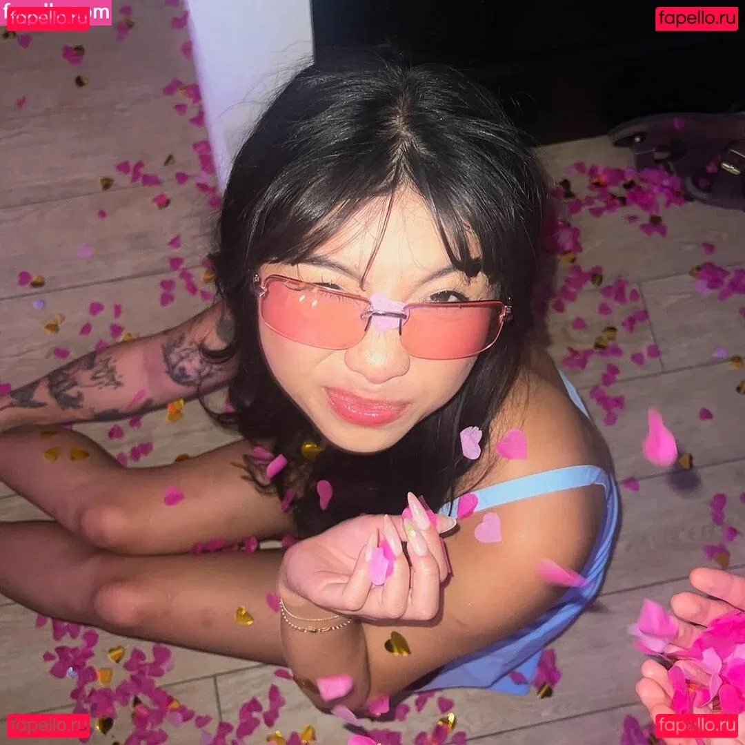 Trin Lovell Onlyfans Photo Gallery 