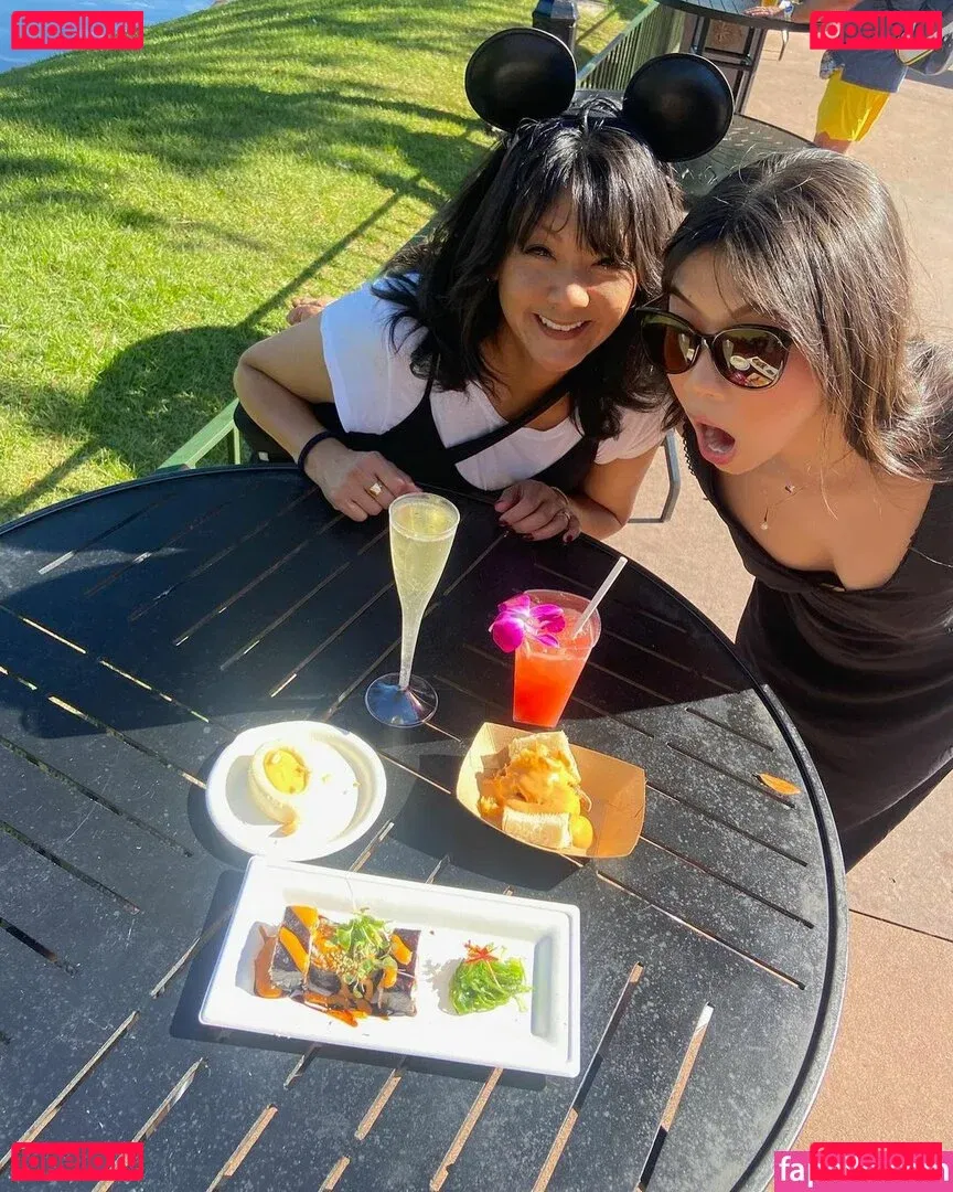 Trin Lovell Onlyfans Photo Gallery 