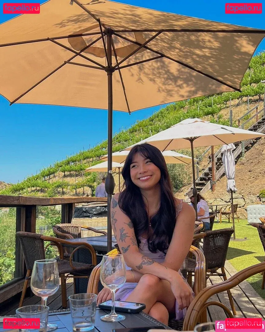 Trin Lovell Onlyfans Photo Gallery 