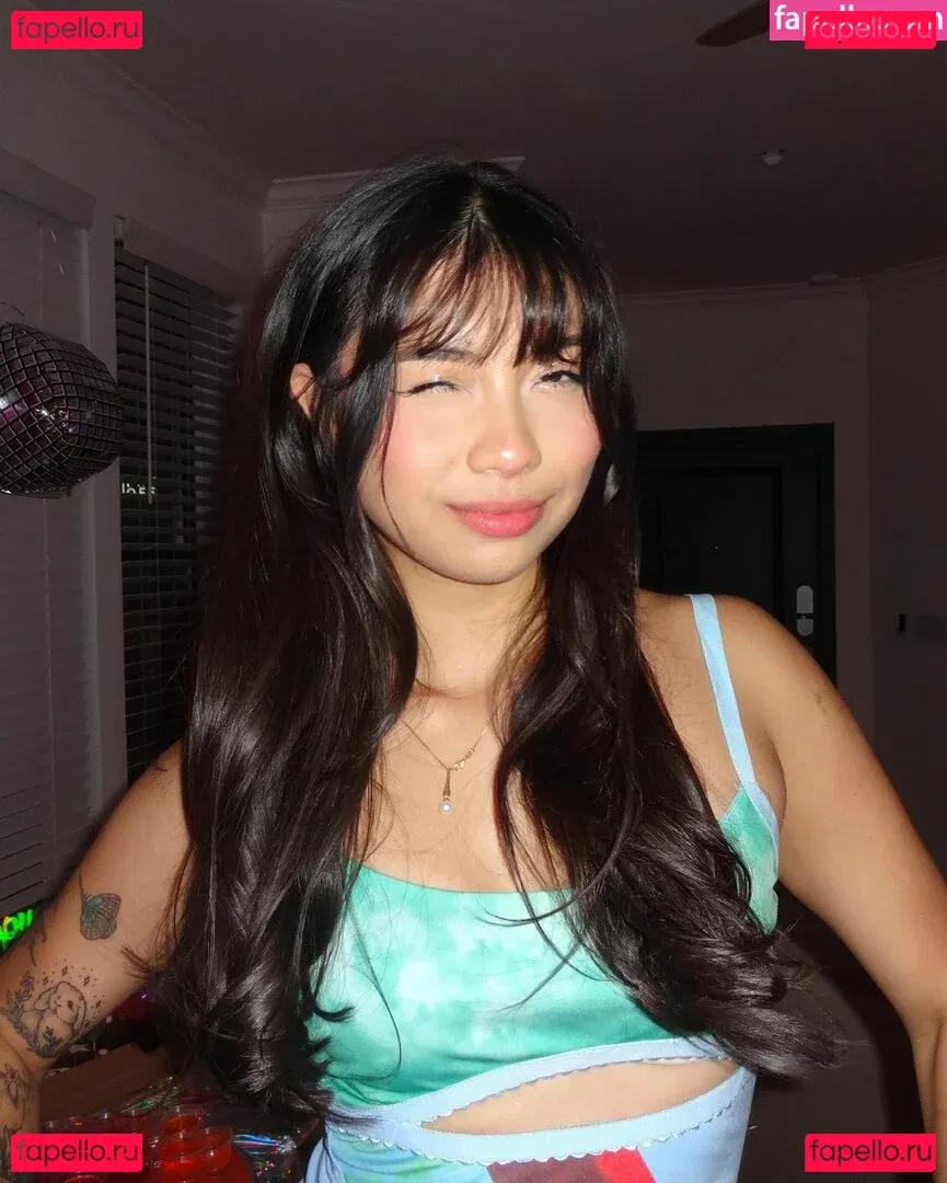 Trin Lovell Onlyfans Photo Gallery 