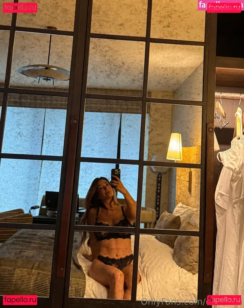 evalovia Onlyfans Photo Gallery 