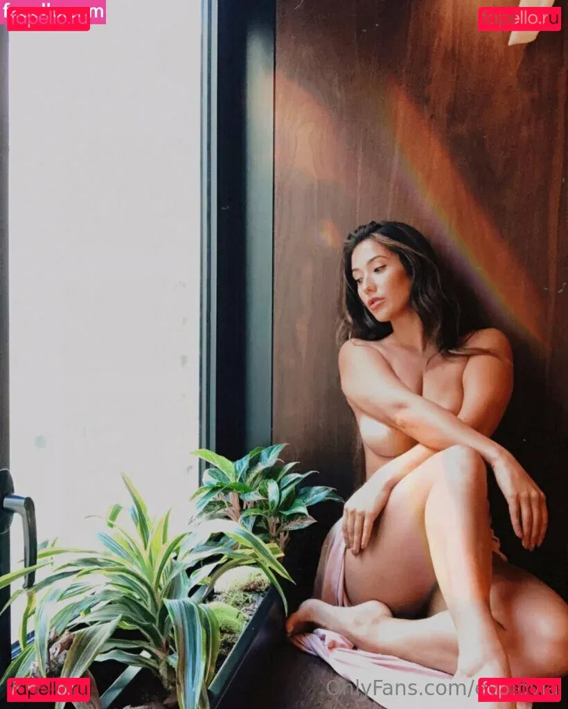 evalovia Onlyfans Photo Gallery 