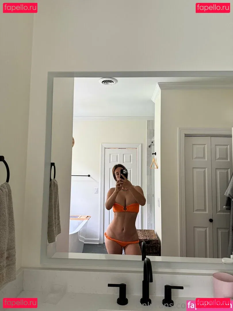 evalovia Onlyfans Photo Gallery 