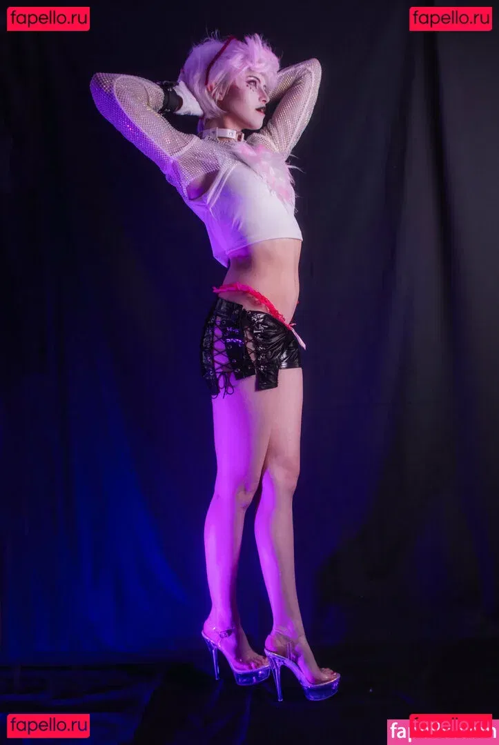 vega.cos Onlyfans Photo Gallery 