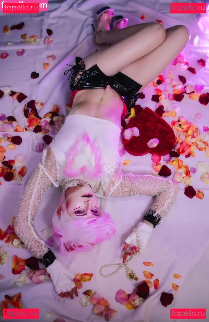 vega.cos Onlyfans Photo Gallery 