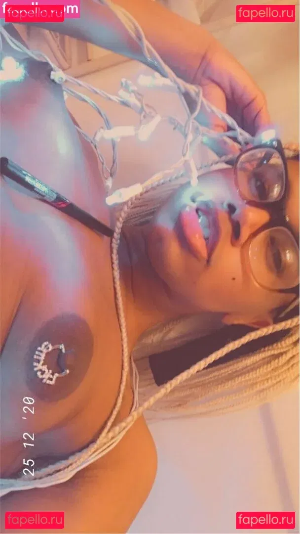 cloudyvi_ Onlyfans Photo Gallery 