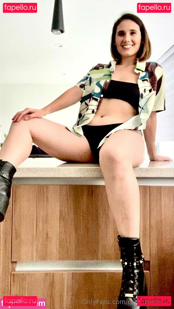 caro.trueba28 Onlyfans Photo Gallery 