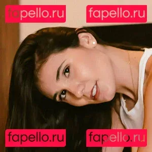 caro.trueba28 Onlyfans Photo Gallery 