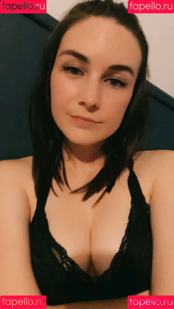 embertay Onlyfans Photo Gallery 
