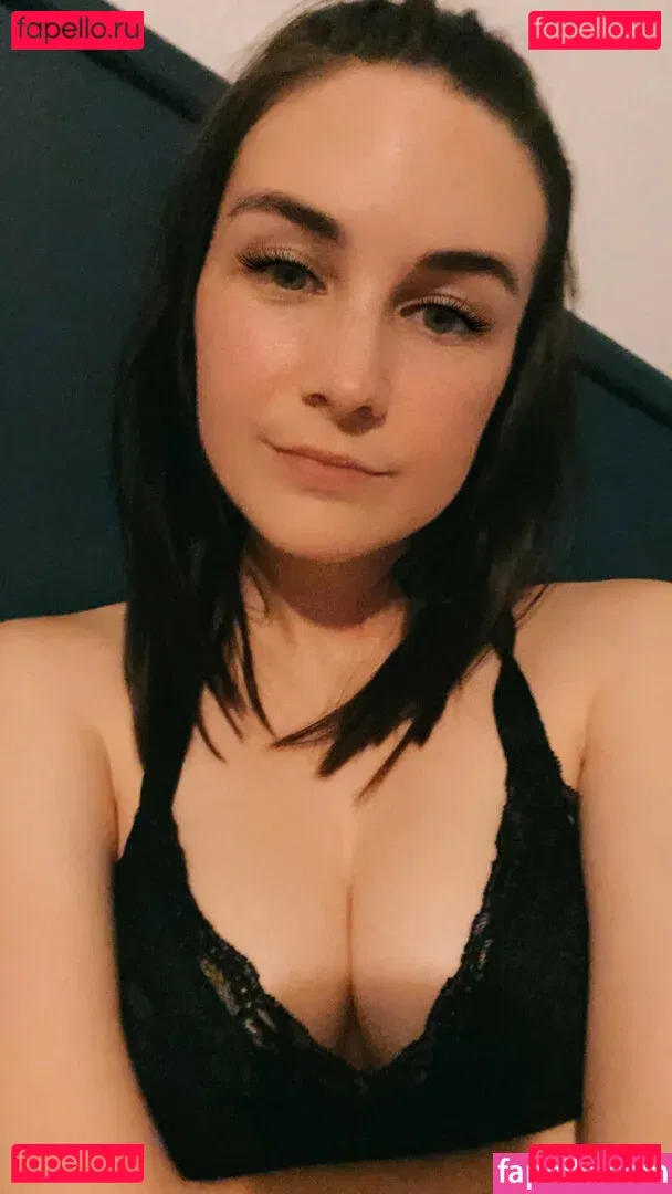 embertay Onlyfans Photo Gallery 