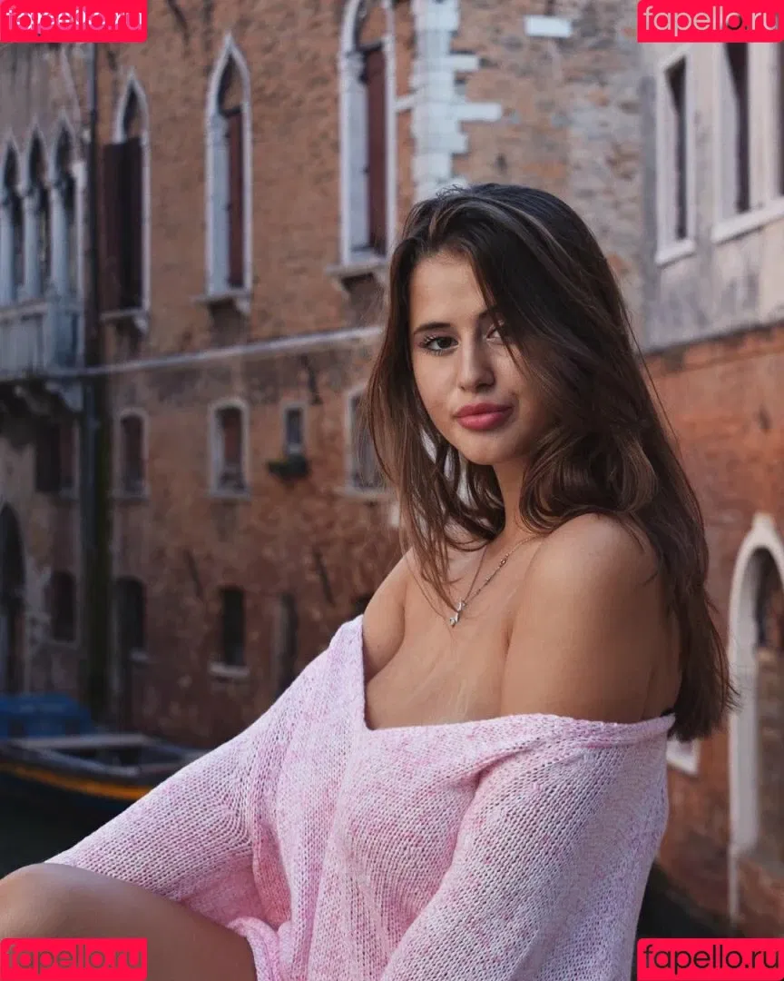 Elisa Berami Onlyfans Photo Gallery 