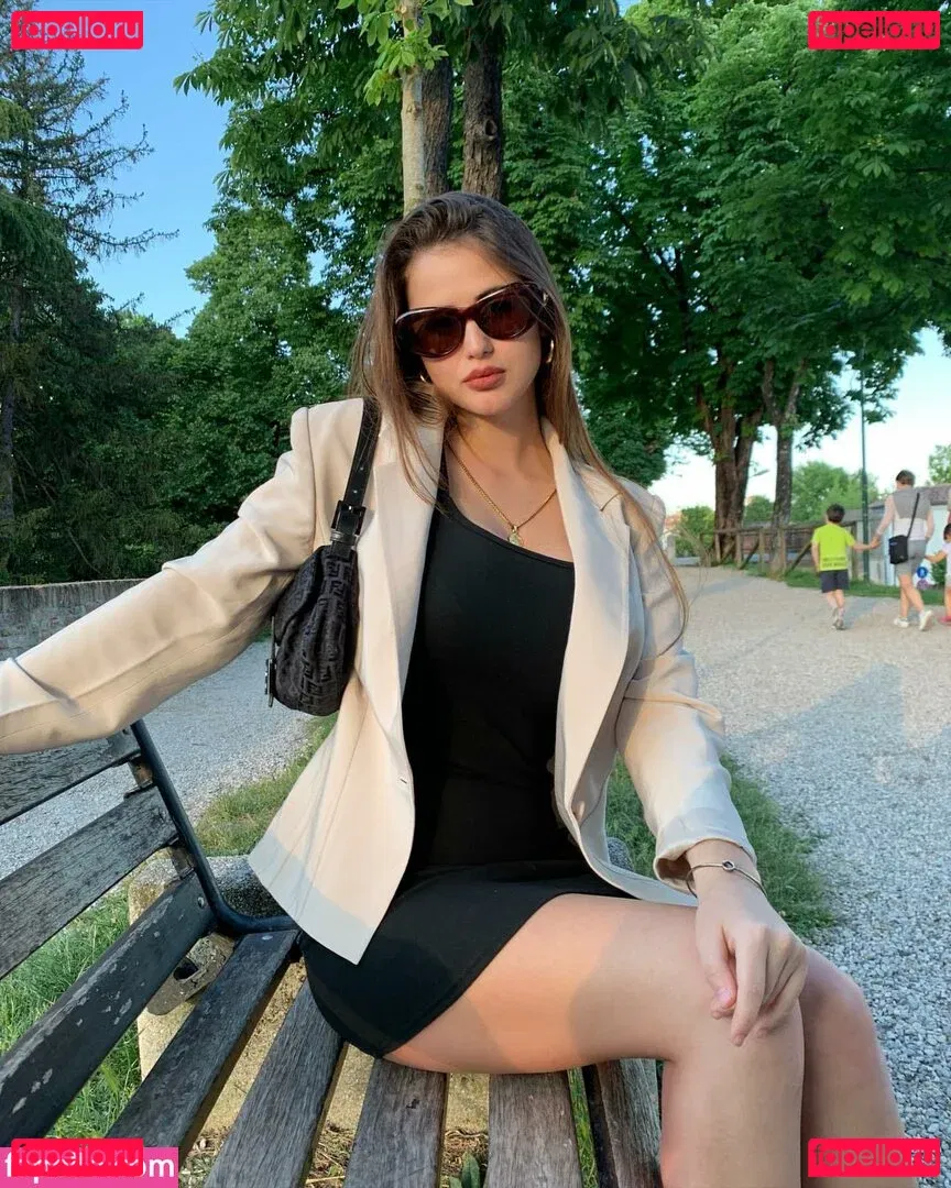 Elisa Berami Onlyfans Photo Gallery 