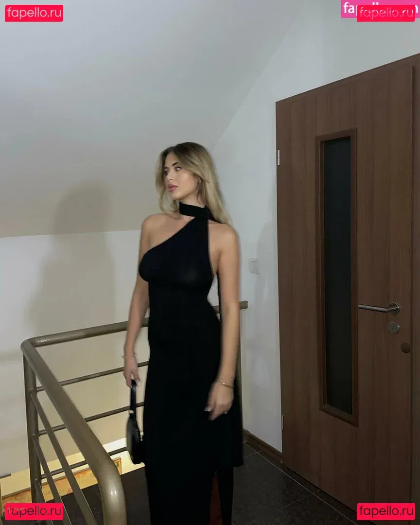 Elisa Berami Onlyfans Photo Gallery 