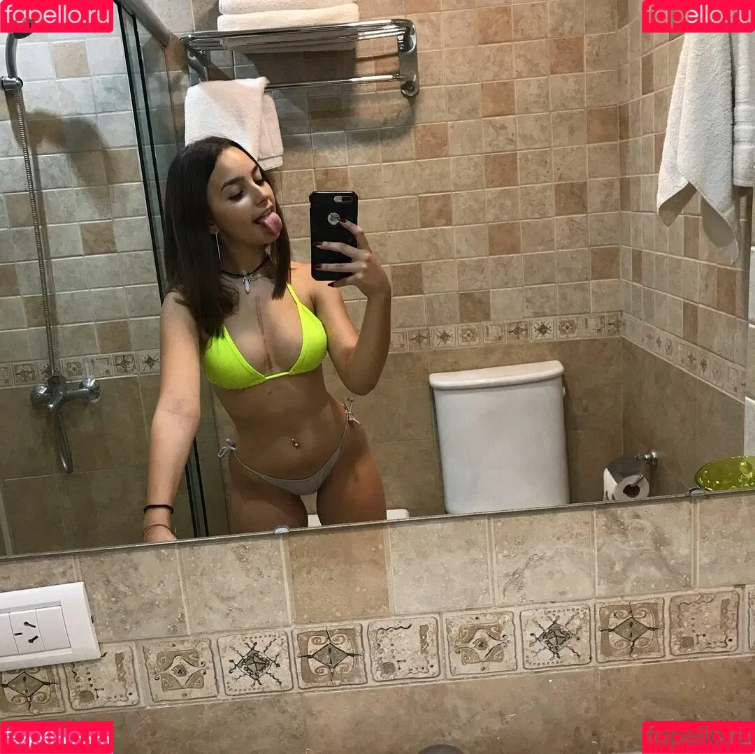 Camila Nerea Gonzalez Onlyfans Photo Gallery 