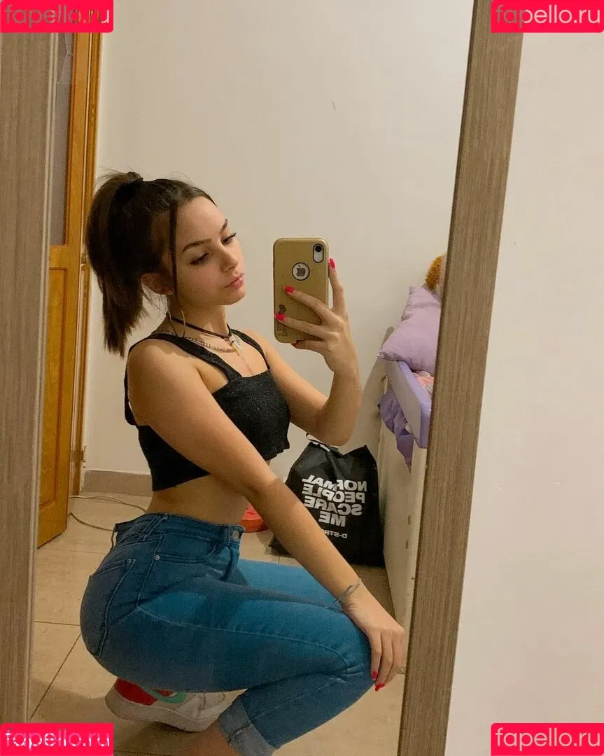 Camila Nerea Gonzalez Onlyfans Photo Gallery 