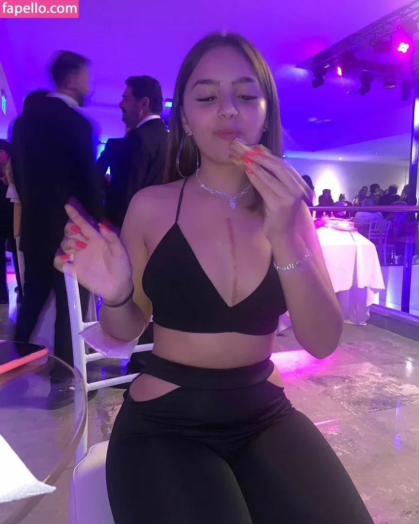 Camila Nerea Gonzalez Onlyfans Photo Gallery 