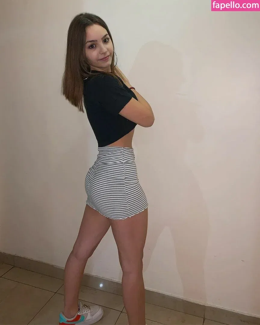 Camila Nerea Gonzalez Onlyfans Photo Gallery 