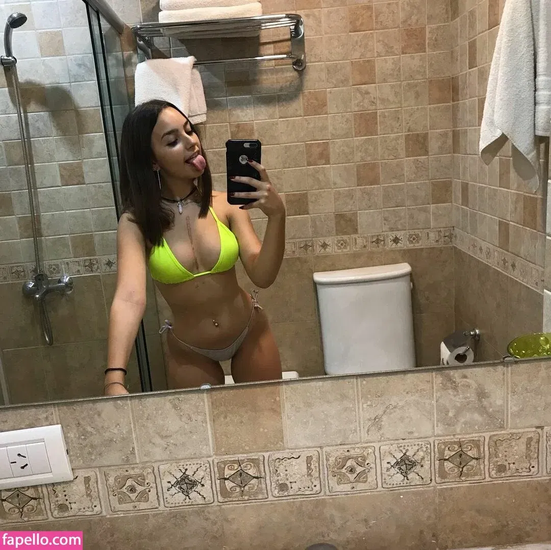 Camila Nerea Gonzalez Onlyfans Photo Gallery 