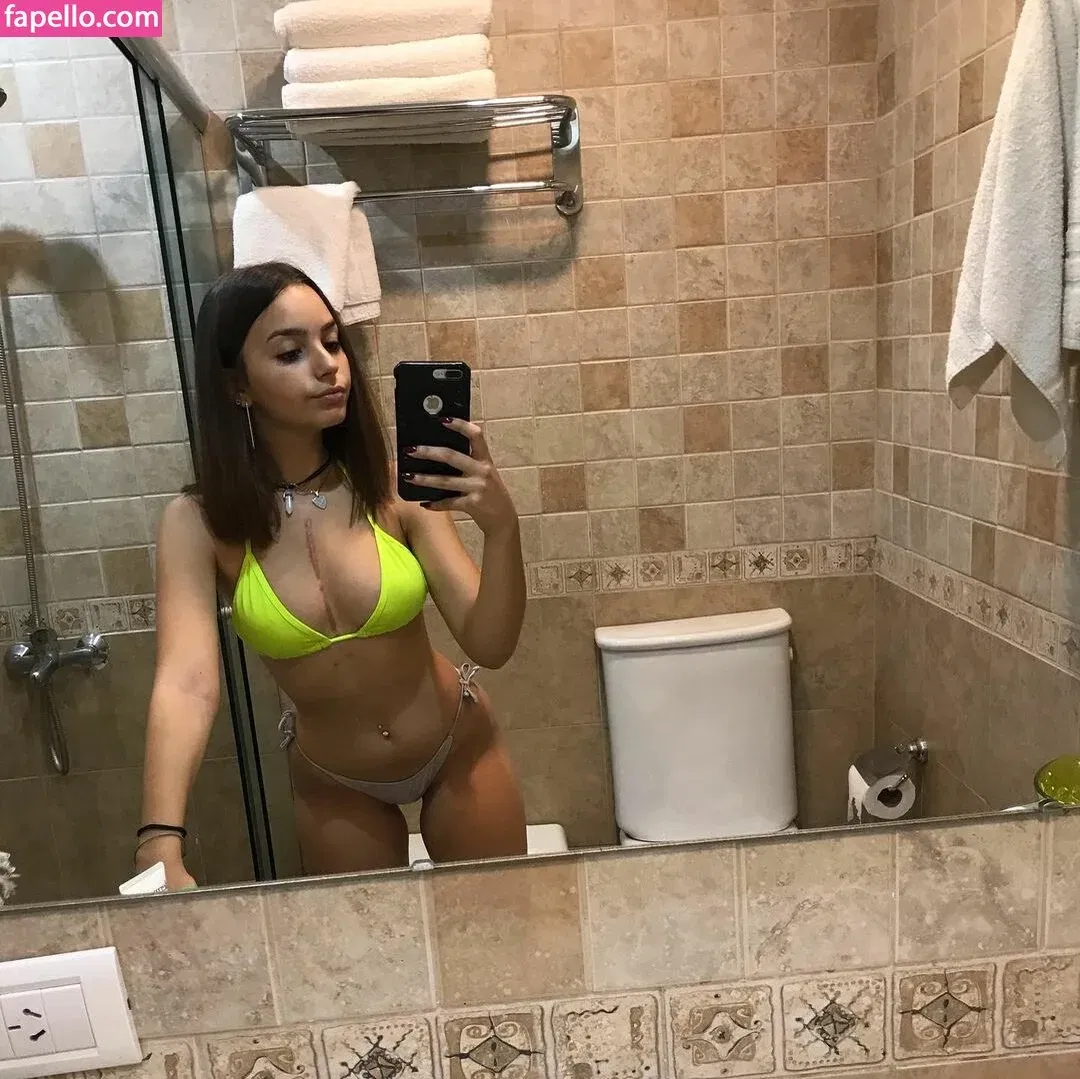 Camila Nerea Gonzalez Onlyfans Photo Gallery 