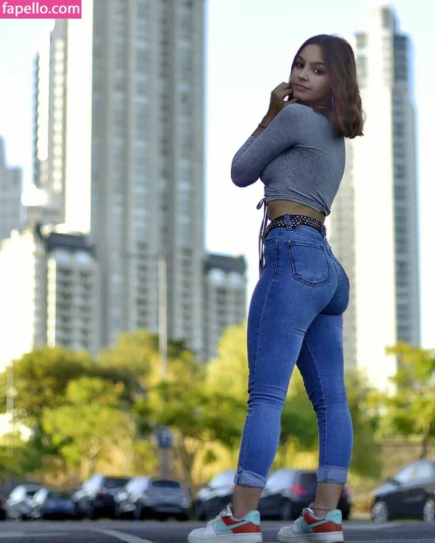 Camila Nerea Gonzalez Onlyfans Photo Gallery 