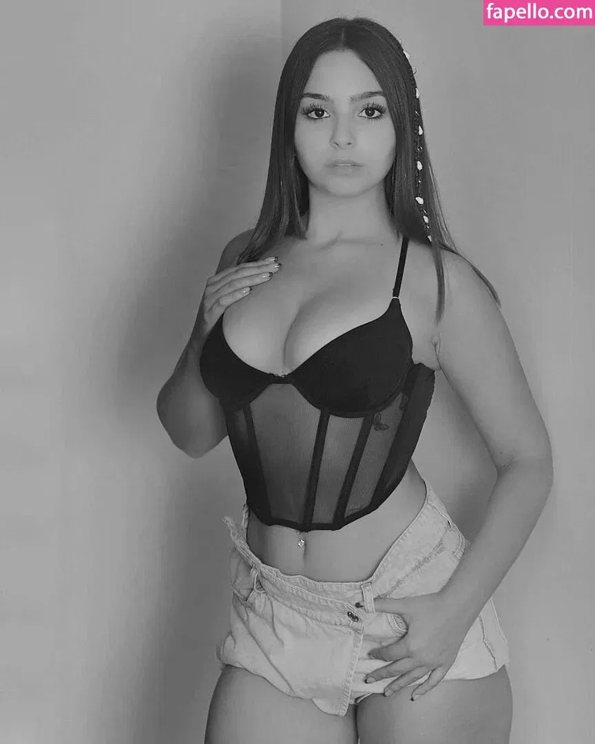 Camila Nerea Gonzalez Onlyfans Photo Gallery 