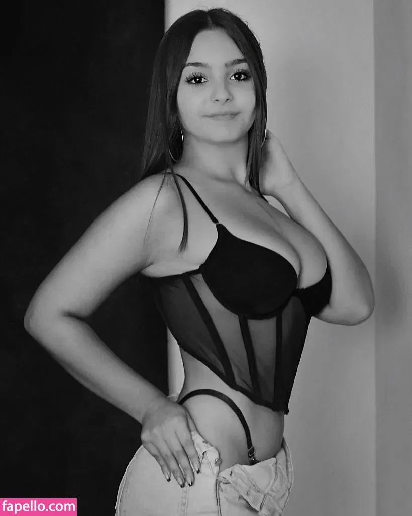 Camila Nerea Gonzalez Onlyfans Photo Gallery 