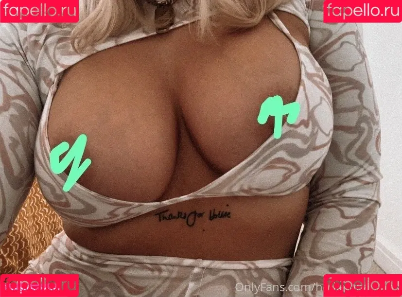 Hollie M Parsons Onlyfans Photo Gallery 