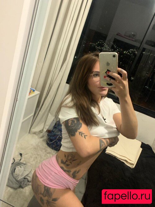 Lizzyrusso Nude Onlyfans Photo 9