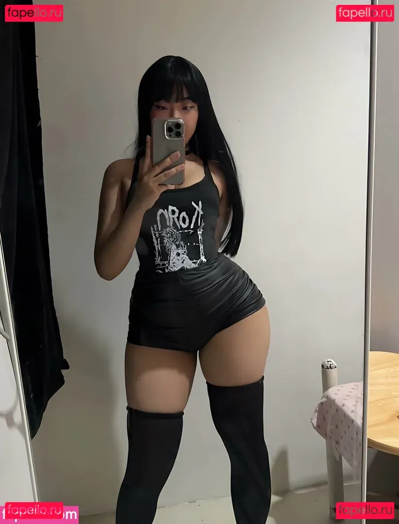 eimiruwu Onlyfans Photo Gallery 