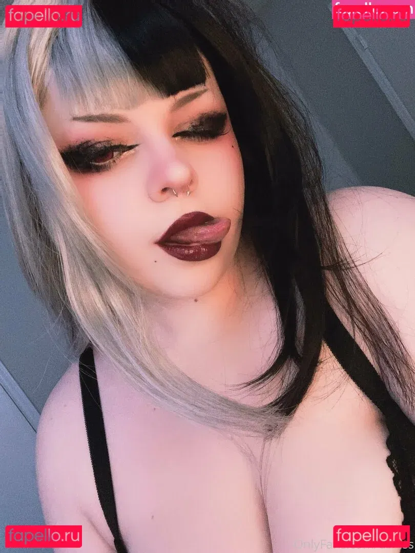 ushiss Onlyfans Photo Gallery 