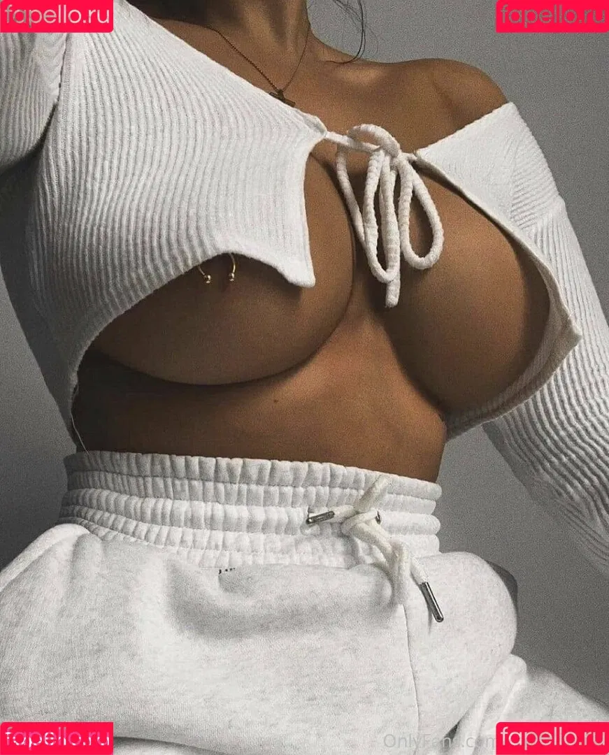 ginavhuynh Onlyfans Photo Gallery 