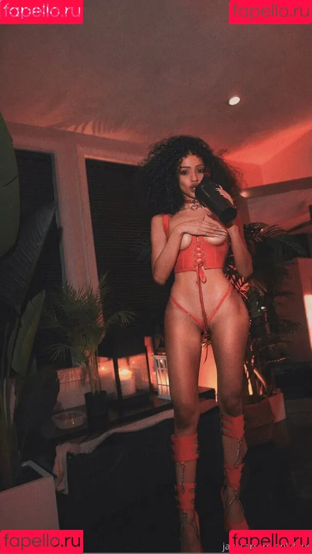 Jaye Carrero Onlyfans Photo Gallery 