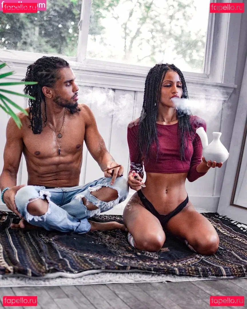 Jaye Carrero Onlyfans Photo Gallery 