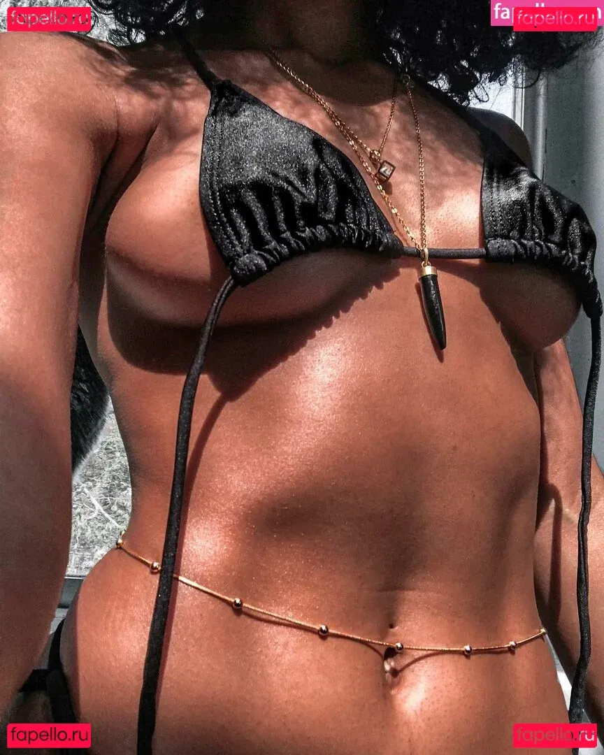 Jaye Carrero Onlyfans Photo Gallery 