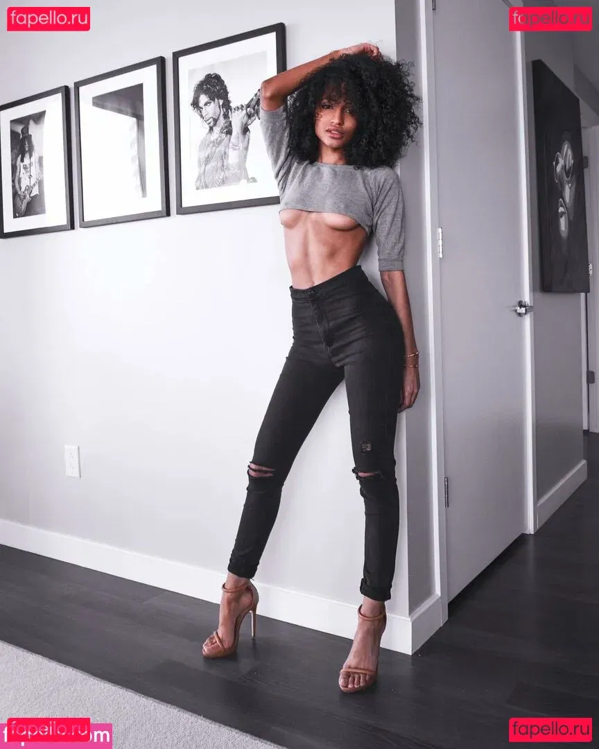 Jaye Carrero Onlyfans Photo Gallery 