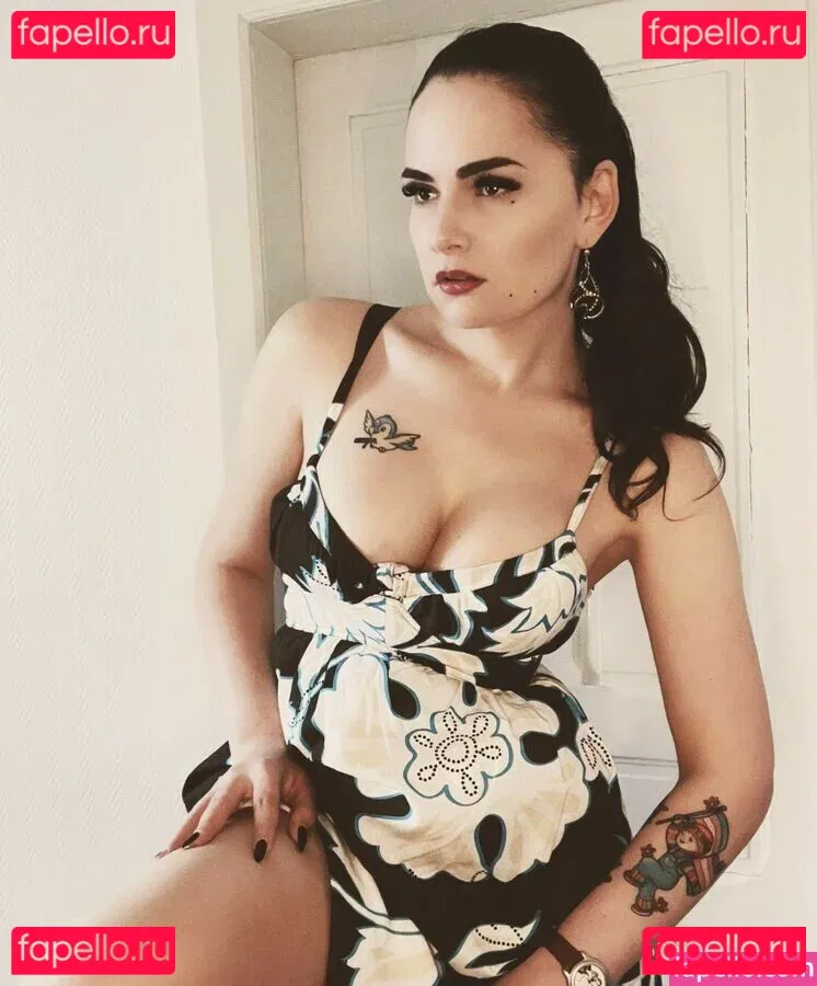 Laura Badler Onlyfans Photo Gallery 