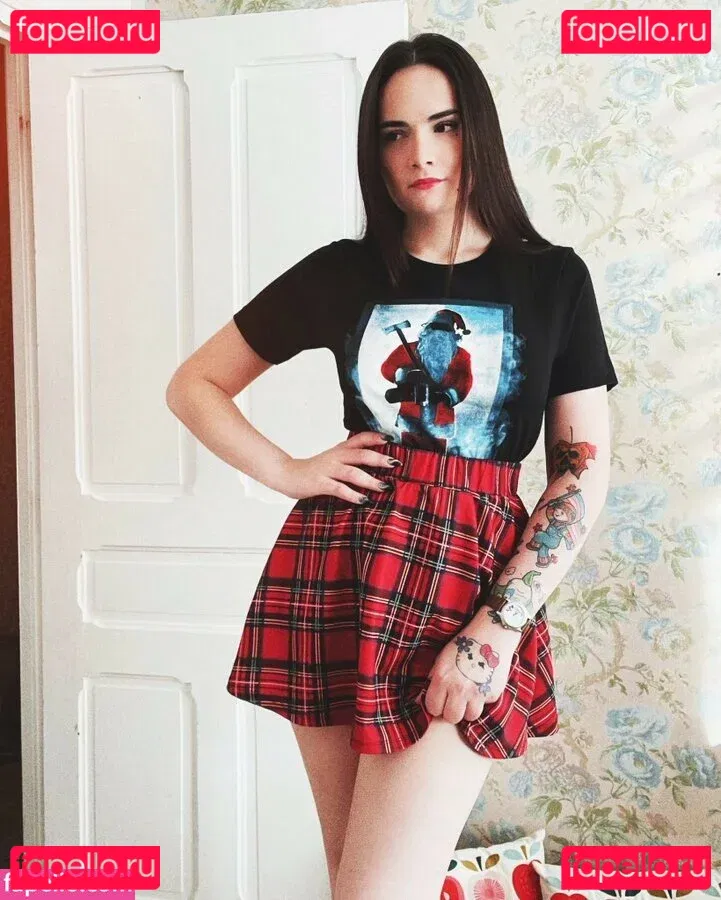 Laura Badler Onlyfans Photo Gallery 