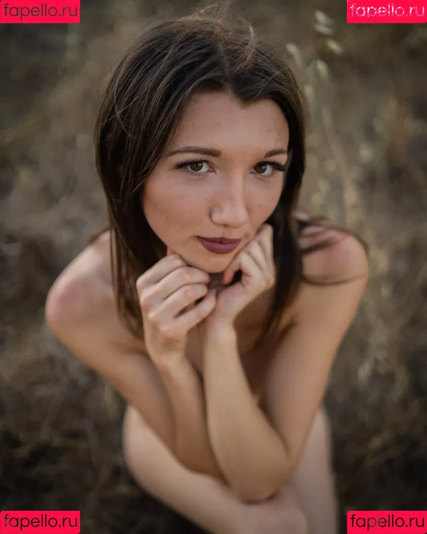 Maya Woulfe Onlyfans Photo Gallery 