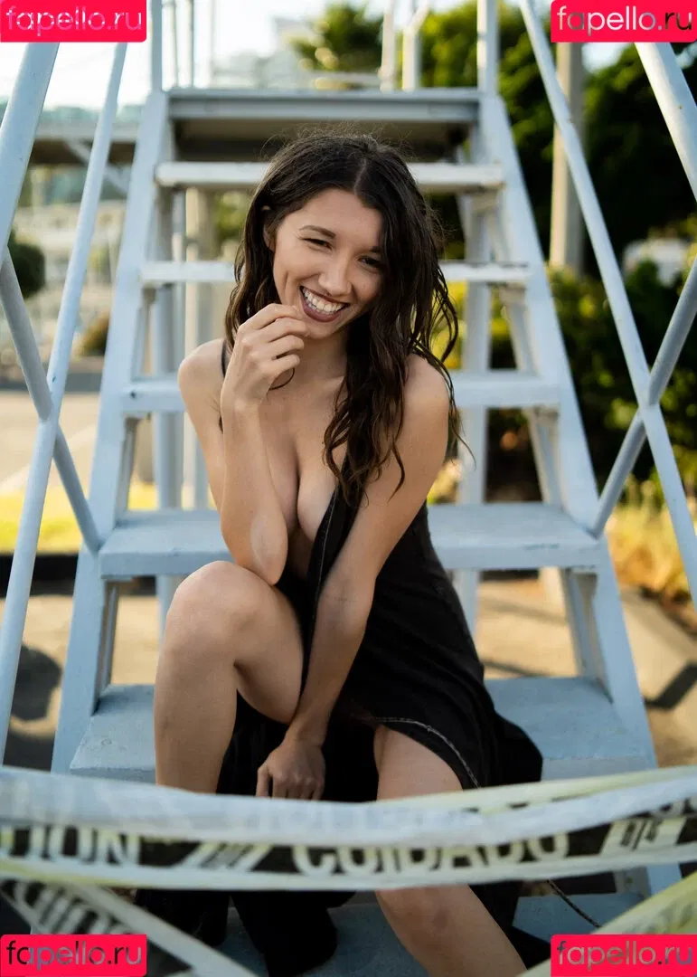 Maya Woulfe Onlyfans Photo Gallery 