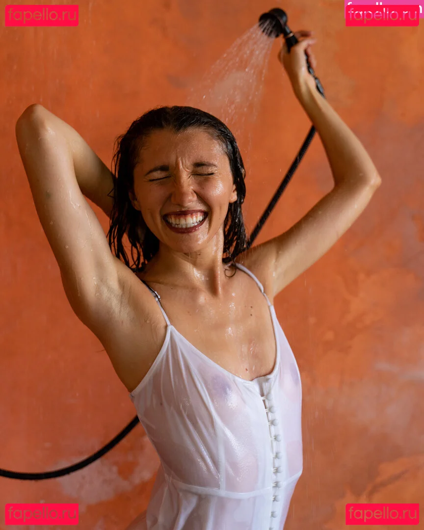 Maya Woulfe Onlyfans Photo Gallery 