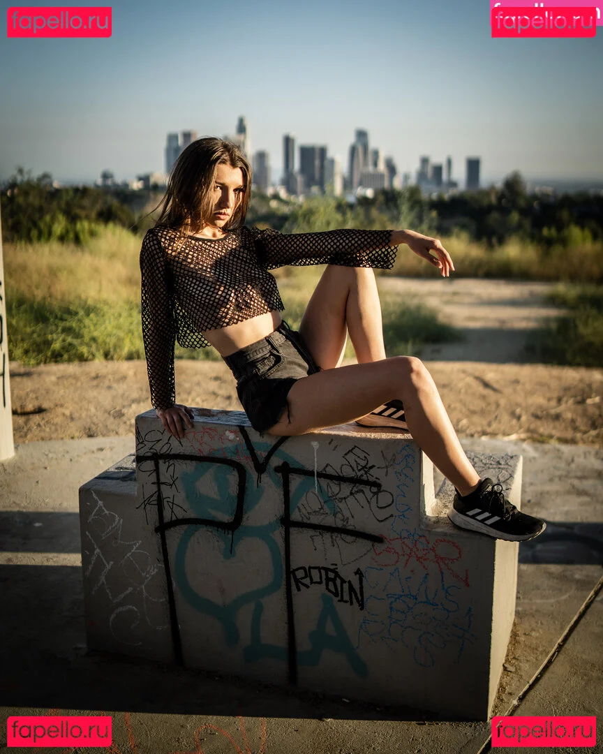 Maya Woulfe Onlyfans Photo Gallery 